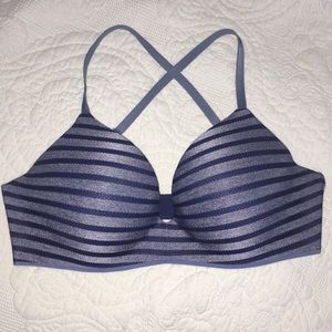 Victoria Secret 34C wireless bra